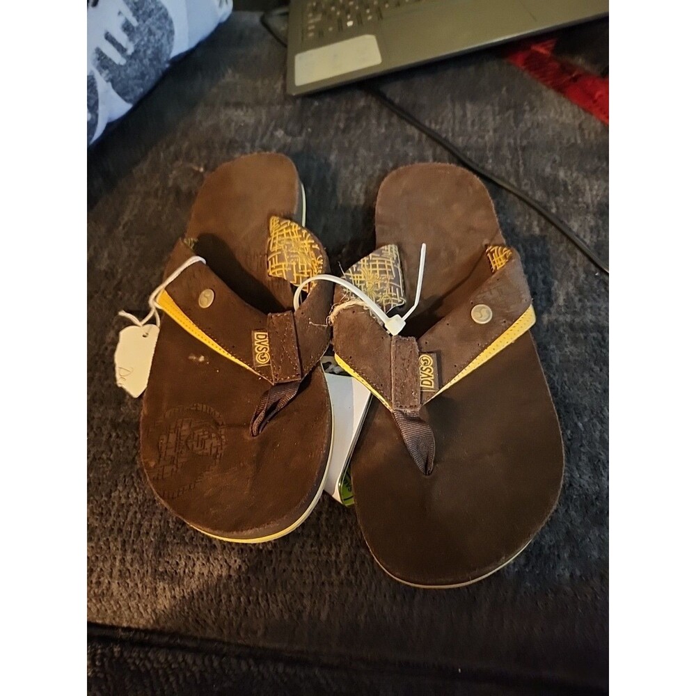 Rare sales sample sandals men dvs brown suede and yellow leather 9 us - new